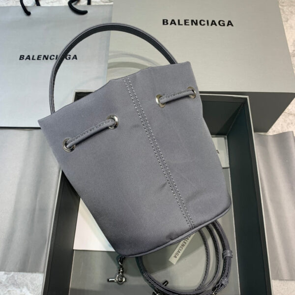 Balen Le Cagole Medium Bucket Bag In Gray, For Women,  Bags 11.8in/30cm - Image 2