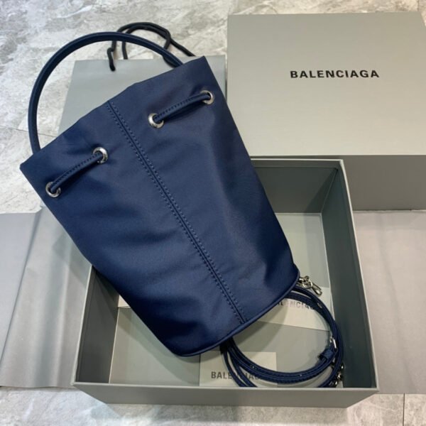 Balen Le Cagole Medium Bucket Bag In Dark Blue, For Women,  Bags 17.6in/45cm - Image 5