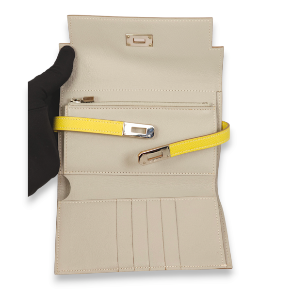 Kelly Depliant Lime/ Gris Perle Wallet in Epsom, Palladium hardware - Image 3
