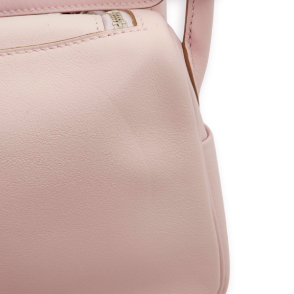 Lindy Verso Mini Mauve Pale/Gold in Swift, Palladium hardware - Image 4