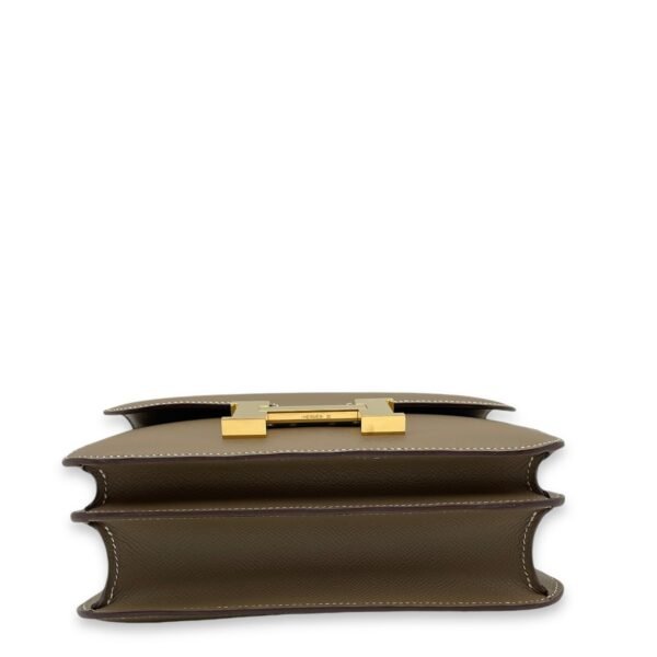 Constance 24 Etoupe in Epsom, Gold hardware - Image 5