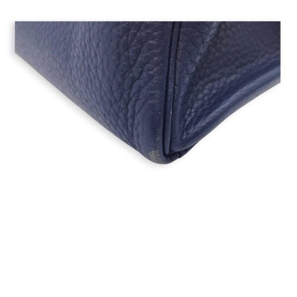 Kelly 32 Blue Sapphire in Clemence, Gold hardware - Image 14