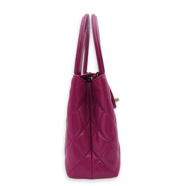 Kelly 19cm Magenta Top Handle Bag in Shiny Calf, Gold hardware - Image 3