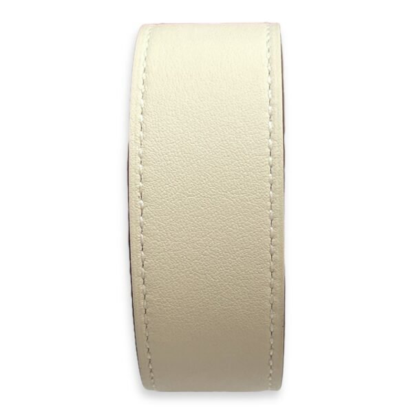Kelly Twist T3 Craie Bracelet in Swift, Gold hardware - Image 2