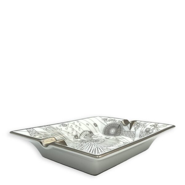 La Source De Pegase Ashtray White, Platinum hardware - Image 2