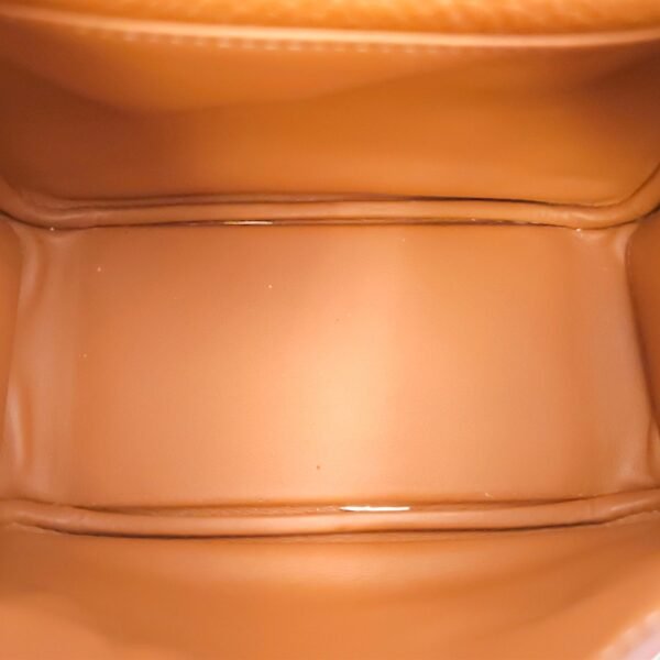 Lindy Mini Gold in Clemence, Gold hardware - Image 6