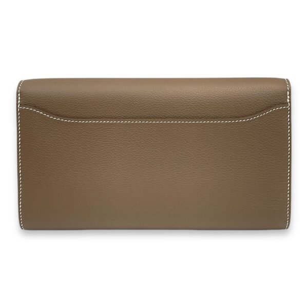 Constance To Go Etoupe in Evercolor, Gold hardware - Image 2