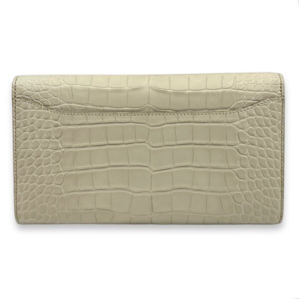 Constance To Go Beton Wallet On Chain in Matte Alligator, Gold hardware - Image 2