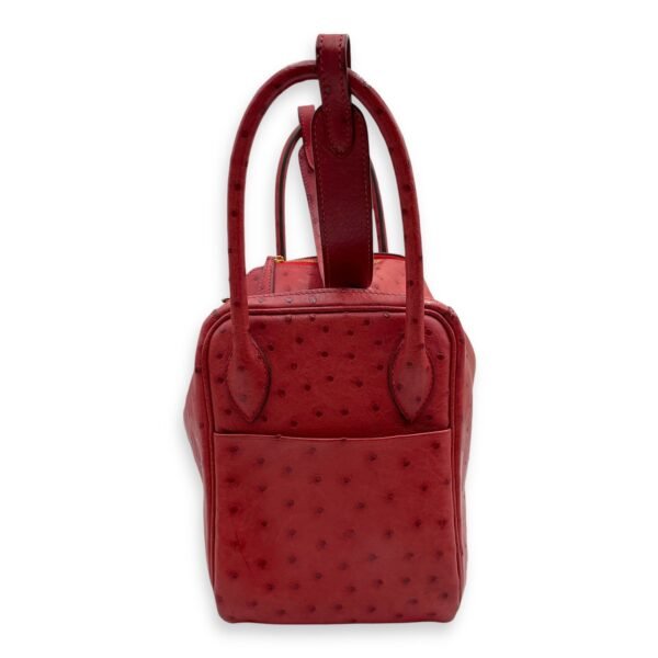 Lindy 26 Rouge Vif in Ostrich, Gold hardware - Image 4