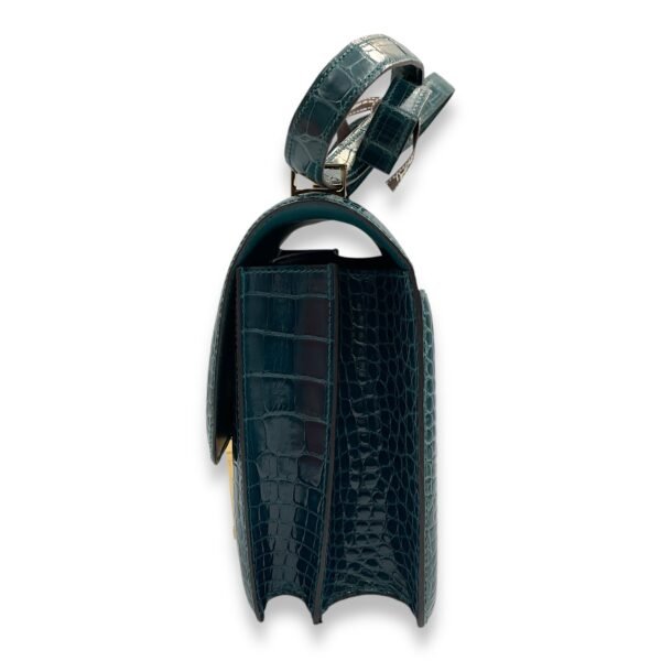 Constance 24 Colvert in Shiny Alligator, Gold hardware - Image 4