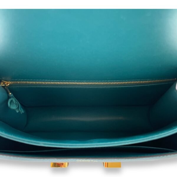 Constance 24 Colvert in Shiny Alligator, Gold hardware - Image 6