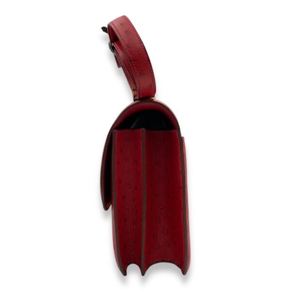 Constance 24 Rouge Vif in Ostrich, Gold hardware - Image 4
