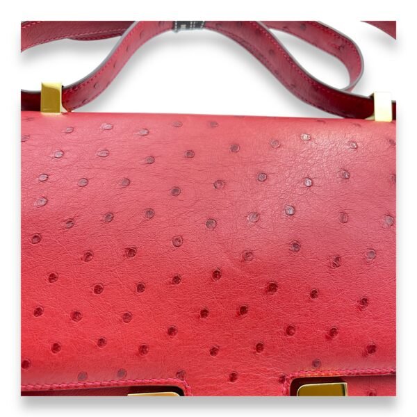 Constance 24 Rouge Vif in Ostrich, Gold hardware - Image 6