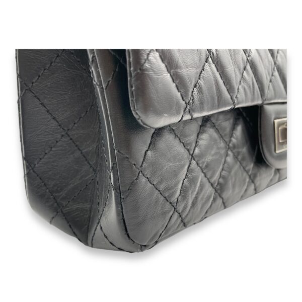 2.55 Reissue 225 24cm Black Shoulder Bag in Distressed Leather, Ruthenium hardware - Image 9