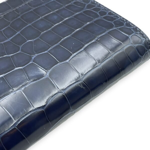 Constance Passant Compact Blue Sapphire Wallet in Shiny Alligator, Palladium hardware - Image 4