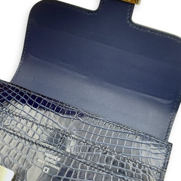 Constance Passant Compact Blue Sapphire Wallet in Shiny Alligator, Palladium hardware - Image 3