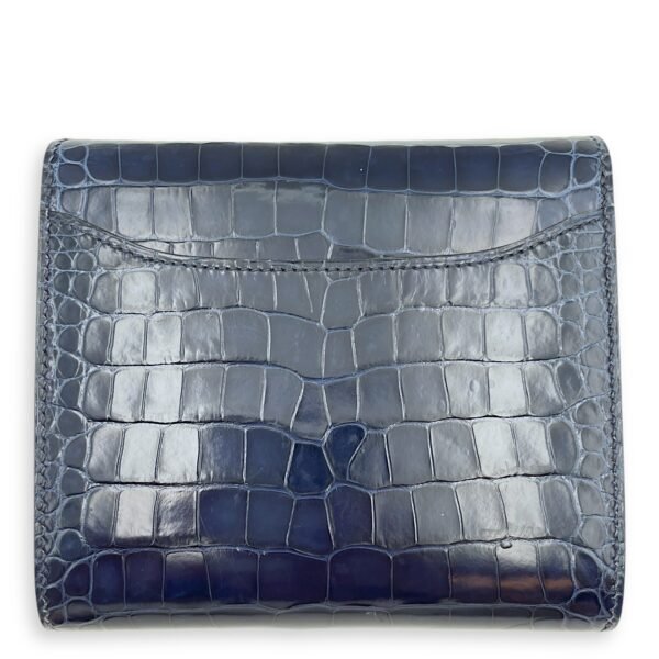 Constance Passant Compact Blue Sapphire Wallet in Shiny Alligator, Palladium hardware - Image 2