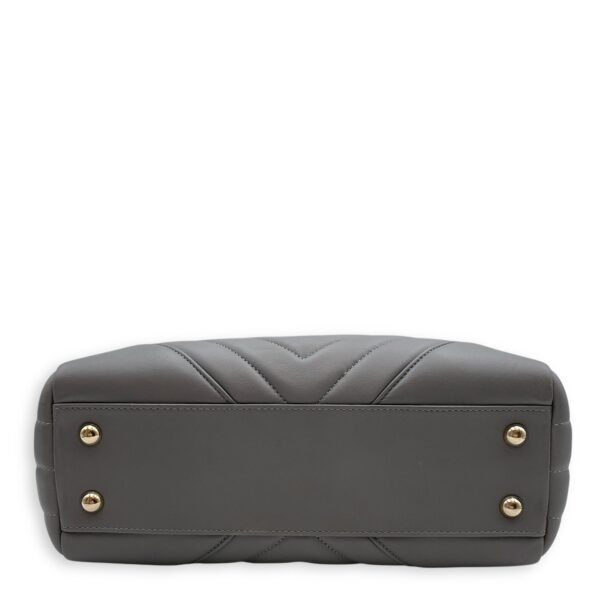 Chevron Print Seasonal Tote 25x21x9cm Grey Shoulder Bag in Lambskin, Gold hardware - Image 5