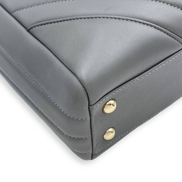 Chevron Print Seasonal Tote 25x21x9cm Grey Shoulder Bag in Lambskin, Gold hardware - Image 7