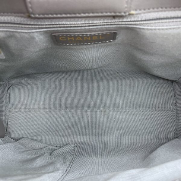 Chevron Print Seasonal Tote 25x21x9cm Grey Shoulder Bag in Lambskin, Gold hardware - Image 6