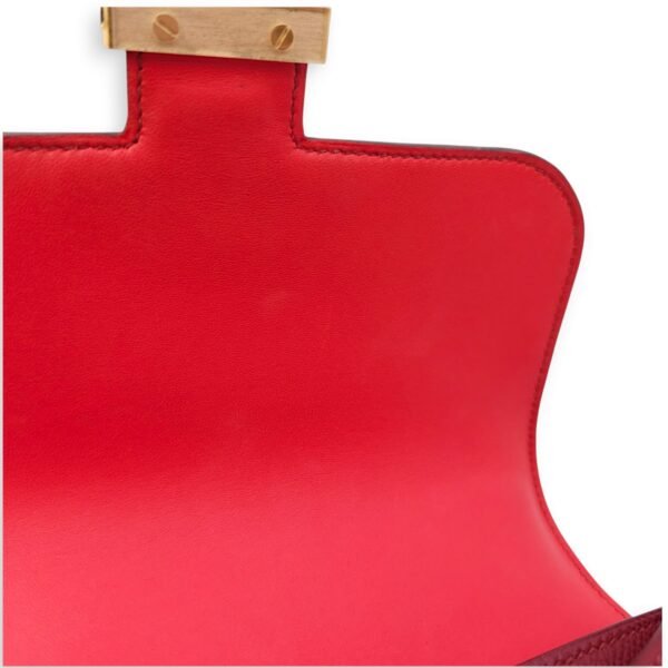 Constance 18 Rouge Grenat/Bougainvillier in Epsom, Enamel hardware - Image 3