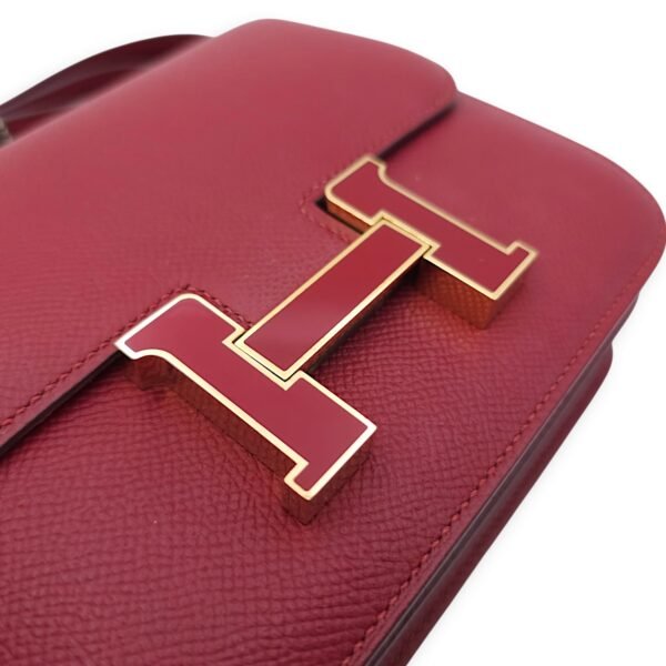 Constance 18 Rouge Grenat/Bougainvillier in Epsom, Enamel hardware - Image 12