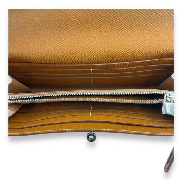 Kelly Brown Wallet in Epsom, Palladium hardware - Image 6