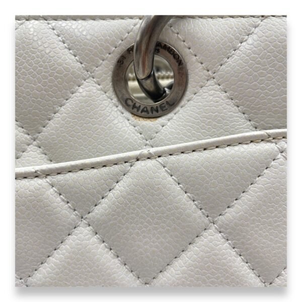 Grand Shopping Tote White Shoulder Bag in Caviar Leather, Ruthenium-finish Brass hardware - Image 11