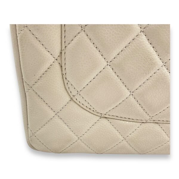 Grand Shopping Tote White Shoulder Bag in Caviar Leather, Ruthenium-finish Brass hardware - Image 9