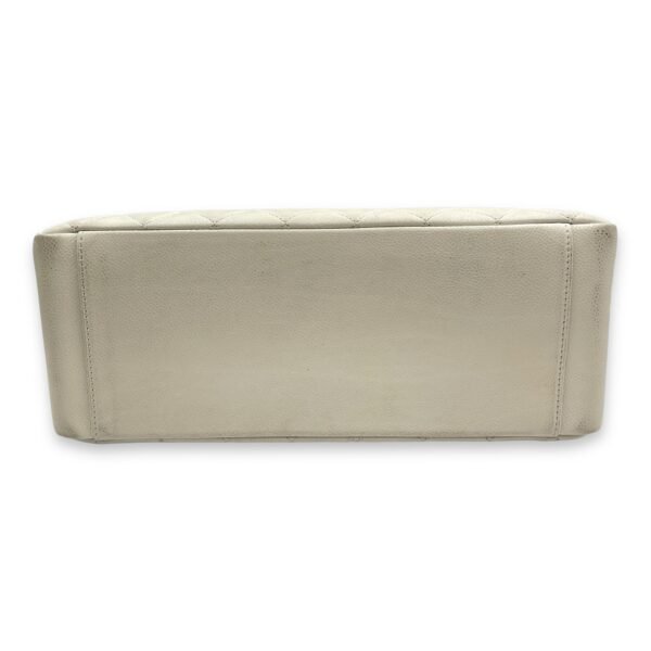 Grand Shopping Tote White Shoulder Bag in Caviar Leather, Ruthenium-finish Brass hardware - Image 5