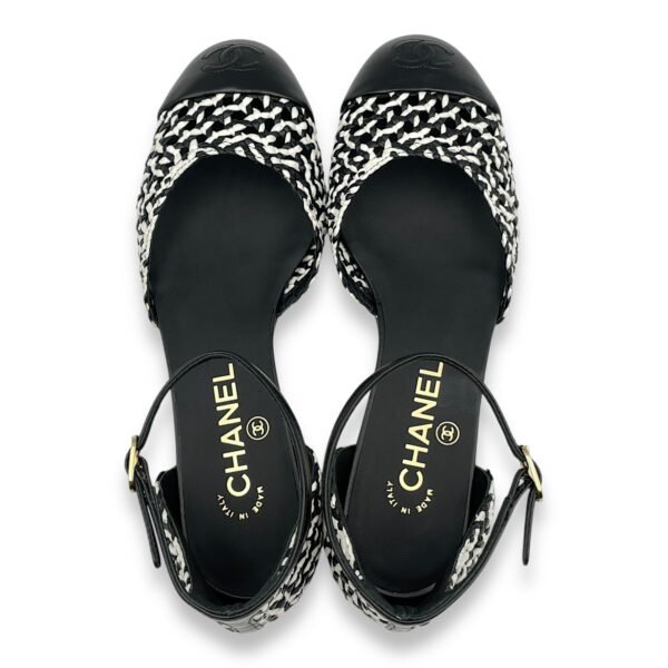 Cap Toe CC Woven 37.5C Multi-colour Sandals in Lambskin, Gold hardware