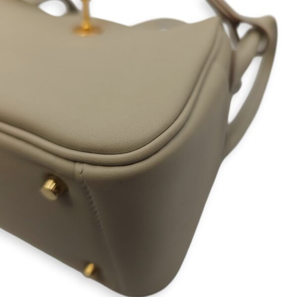 Lindy Mini Gris Perle in Swift, Gold hardware - Image 7