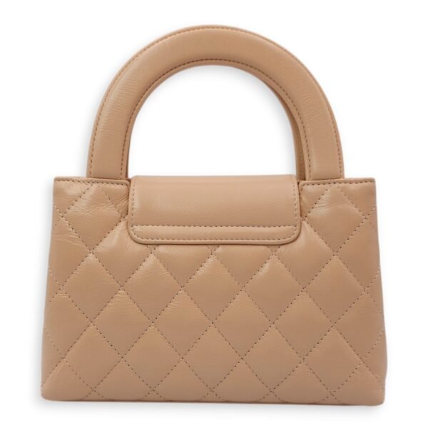Kelly (19cm) Mini Beige Crossbody Bag in Shiny calf, Gold hardware - Image 2
