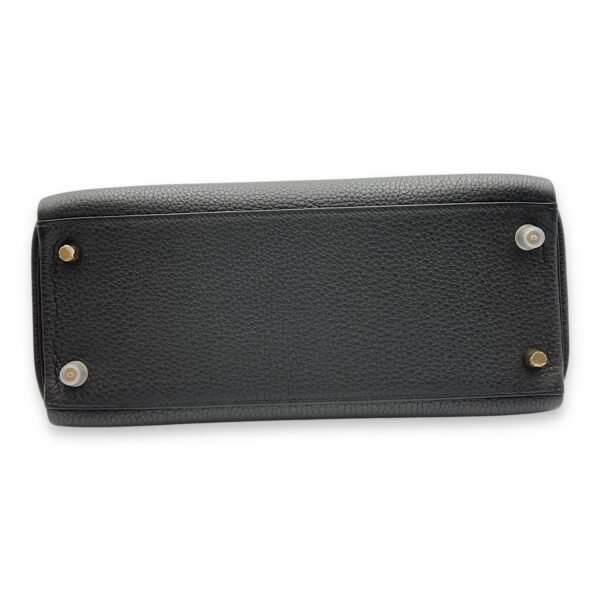 Kelly 28 Black in Togo, Gold hardware - Image 5