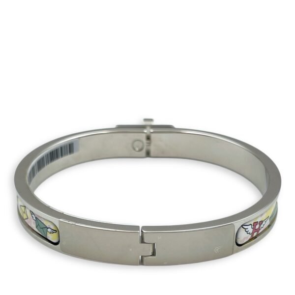 Mini Clic Kelly Flagship PM Jasmine Bracelet in, Palladium hardware - Image 2