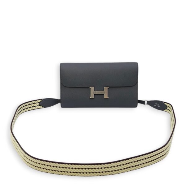 Constance To Go Gris Misty Wallet On Chain in Epsom, Palladium hardware - Image 3
