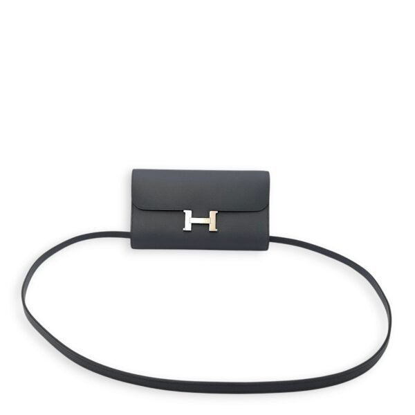 Constance To Go Gris Misty Wallet On Chain in Epsom, Palladium hardware - Image 4