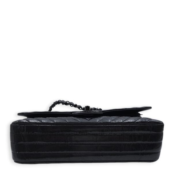 Chevron medium (DF) Medium Black Shoulder Bag in Patent Leather, Black chrome hardware - Image 8