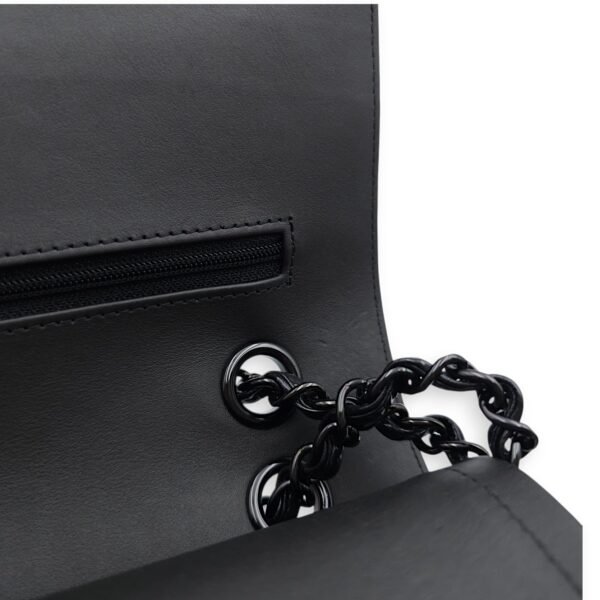 Chevron medium (DF) Medium Black Shoulder Bag in Patent Leather, Black chrome hardware - Image 5