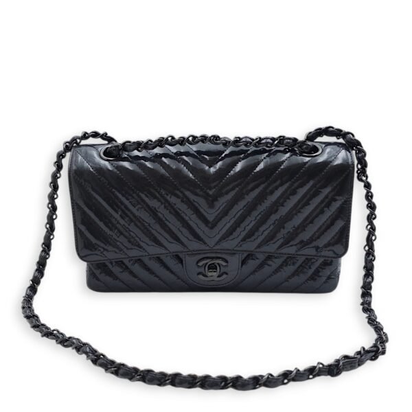 Chevron medium (DF) Medium Black Shoulder Bag in Patent Leather, Black chrome hardware - Image 7