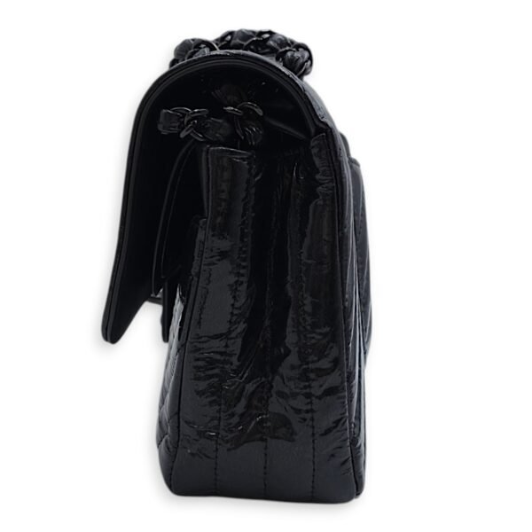 Chevron medium (DF) Medium Black Shoulder Bag in Patent Leather, Black chrome hardware - Image 3