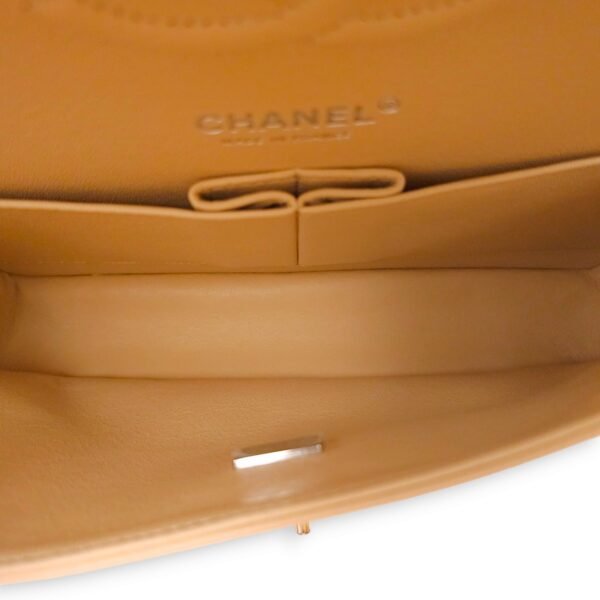 Classic (DF) Medium Beige Shoulder Bag in Caviar Leather, Silver hardware - Image 6