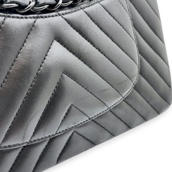 Chevron (DF) Medium Black Shoulder Bag in Lambskin, Black Chrome, Silver hardware - Image 7