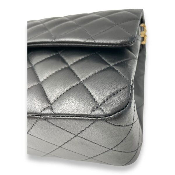 Classic Double Flap Medium Black Shoulder Bag in Lambskin, Gold hardware - Image 8