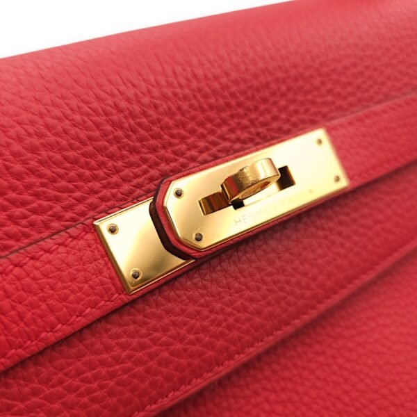 Kelly 32 Rouge Pivoine in Togo, Gold hardware - Image 4