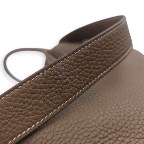 Lindy 26 Etoupe in Clemence, Gold hardware - Image 4