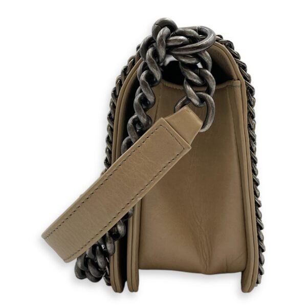 Chain Around Boy (25cm) Medium Beige in Calfskin, Ruthenium-finish Brass hardware - Image 4