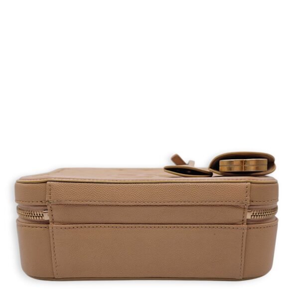 Filigree Vanity Medium Beige Shoulder Bag in Caviar Leather, Gold hardware - Image 6