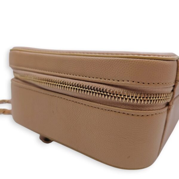 Filigree Vanity Medium Beige Shoulder Bag in Caviar Leather, Gold hardware - Image 8