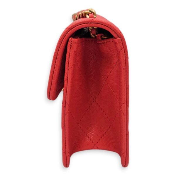 Chanel Quilted Seasonal Flap (Square) Coral Shoulder Bag in Soft Caviar, Gold hardware - Image 4